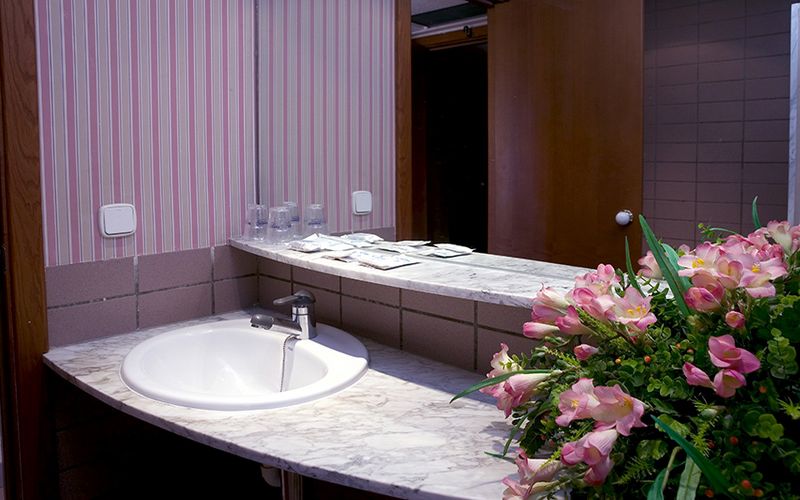 Hotel Rosamar bathroom