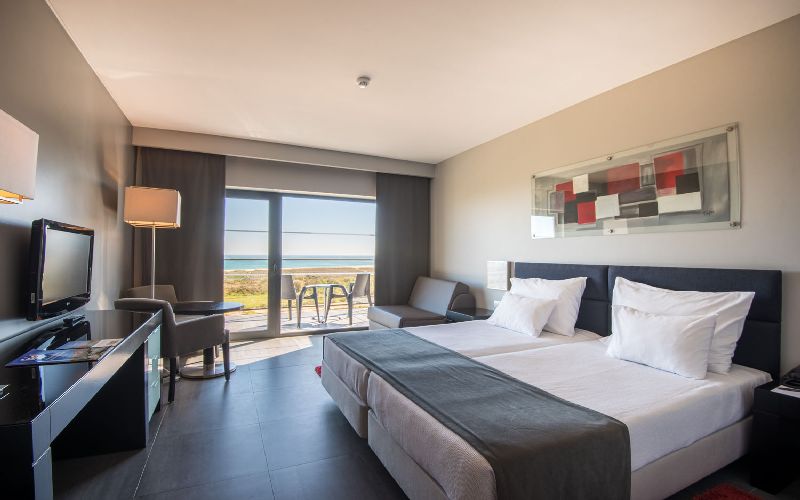 vila gale lagos twin room portugal