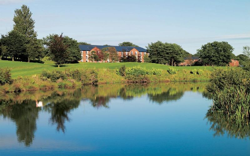 hill valley golf resort lake