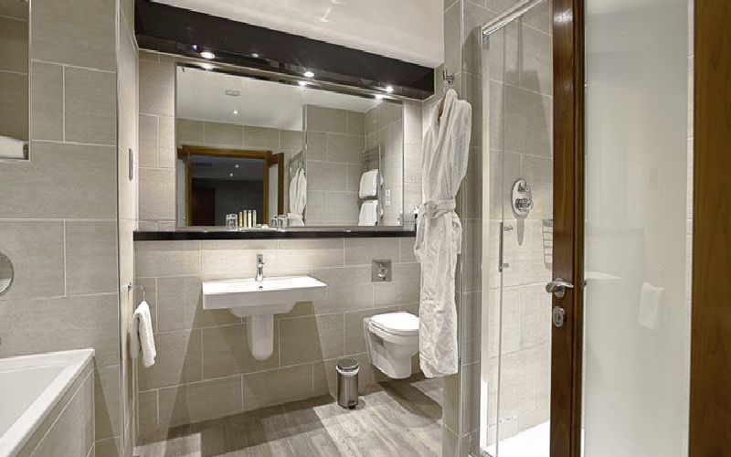 formby hall golf resort bathroom
