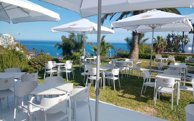 Flatotel International Golf Hotel buffet terrace