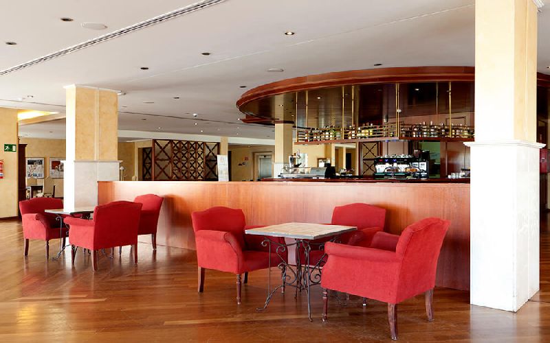 hotel alicante golf bar