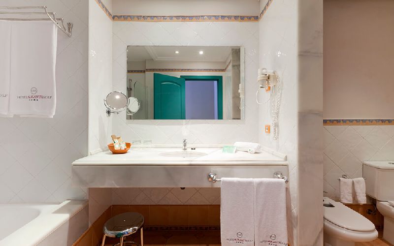 hotel alicante golf bathroom
