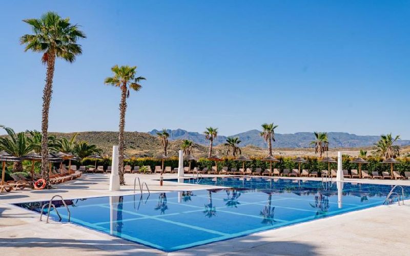 valle del este golf resort restaurant pool