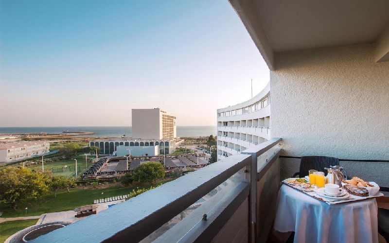 dom pedro vilamoura golf hotel balcony