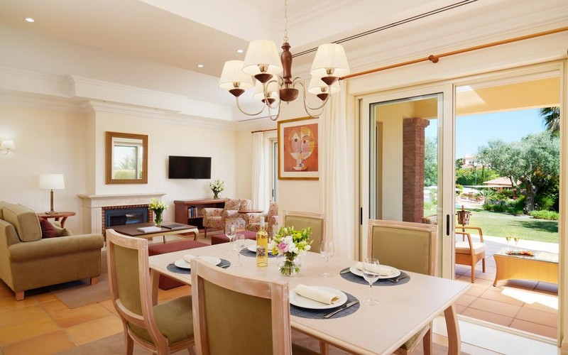 monte rei golf resort dining room