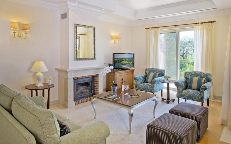 monte rei golf resort living room
