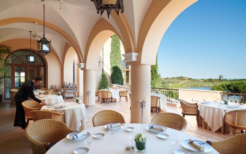 monte rei golf resort restaurant clubhouse