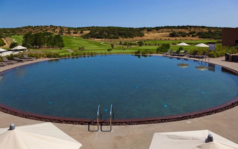 morgado golf & country club pool view
