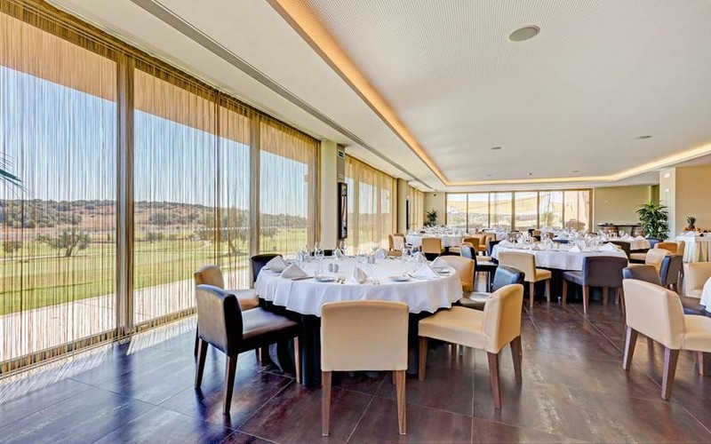 morgado golf & country club restaurant view