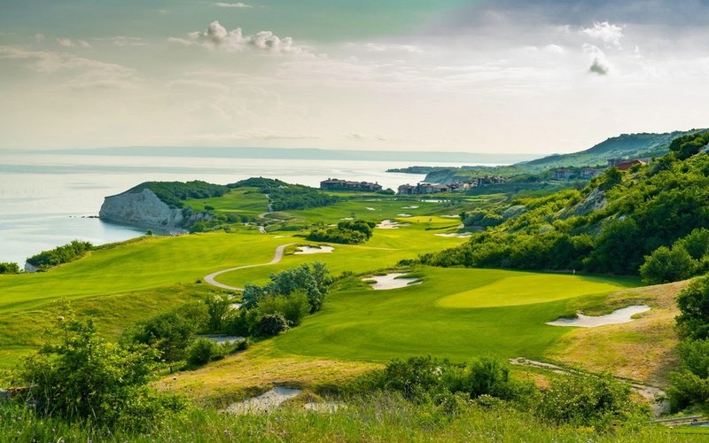 Thracian Cliffs golf course bunker bulgaria