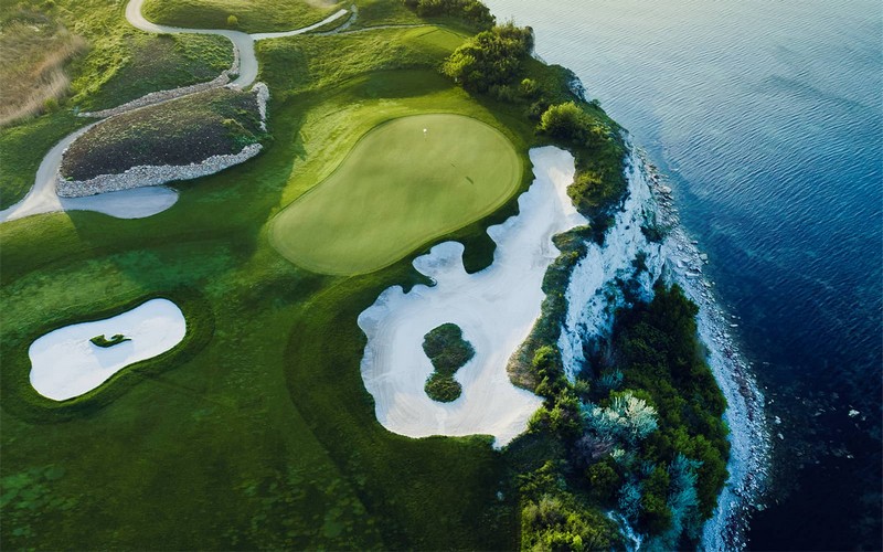 Thracian Cliffs golf course bunker
