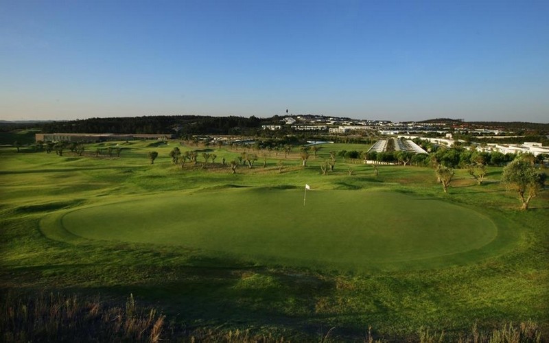 bom sucesso golf course large green