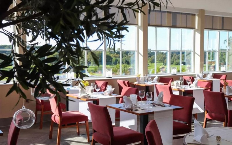 carden park golf hotel restaurant tables