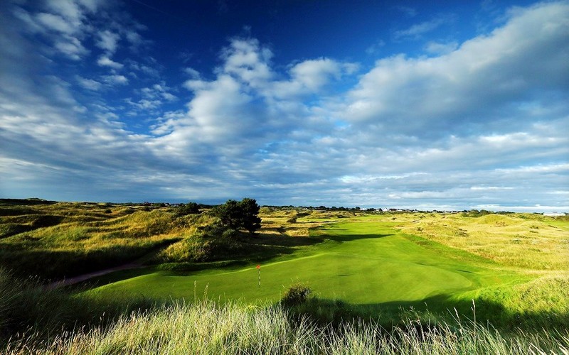 royal birkdale golf course green fairway