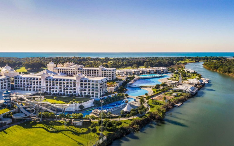 titanic deluxe golf belek banner
