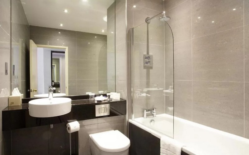 manor house at celtic manor bathroom