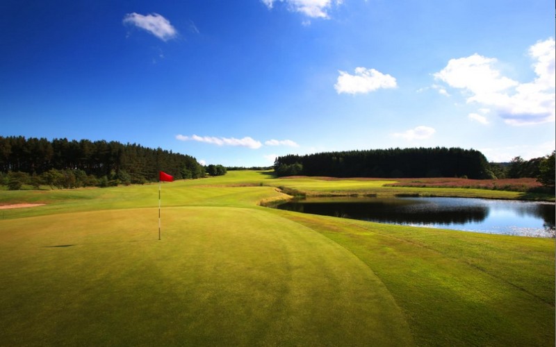 hunting & priestman golf courses lake