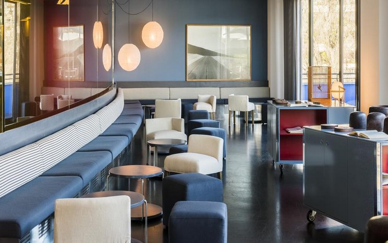sant cugat restaurant chairs