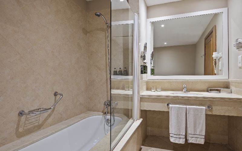 Melia-Villaitana-Classic-Bathroom-Costa-Blanca