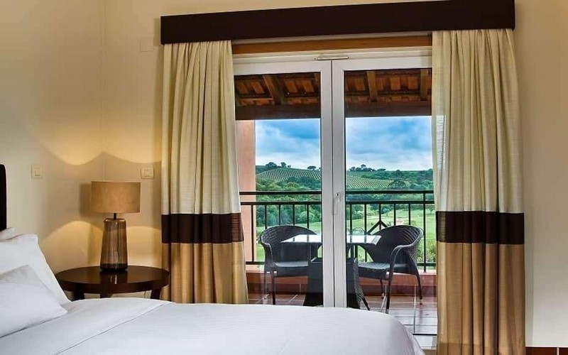 camporeal-resort-bedroom