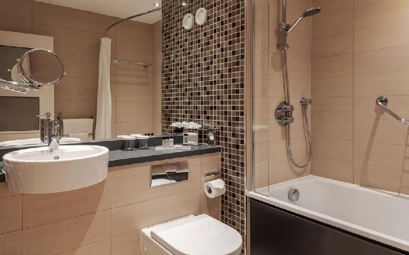telford-golf-hotel-bathroom