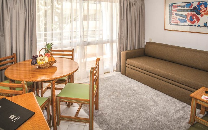 lunada oura apartment