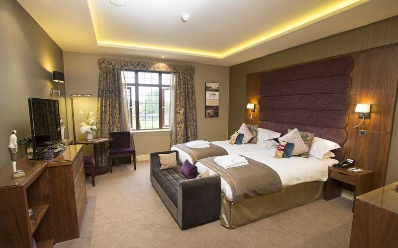 the-mere-resort-bedroom