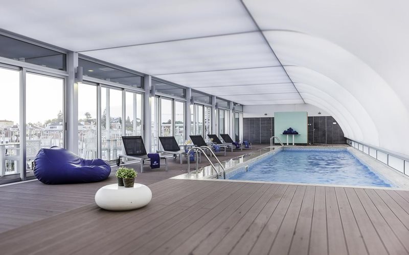 baia cascais indoor pool