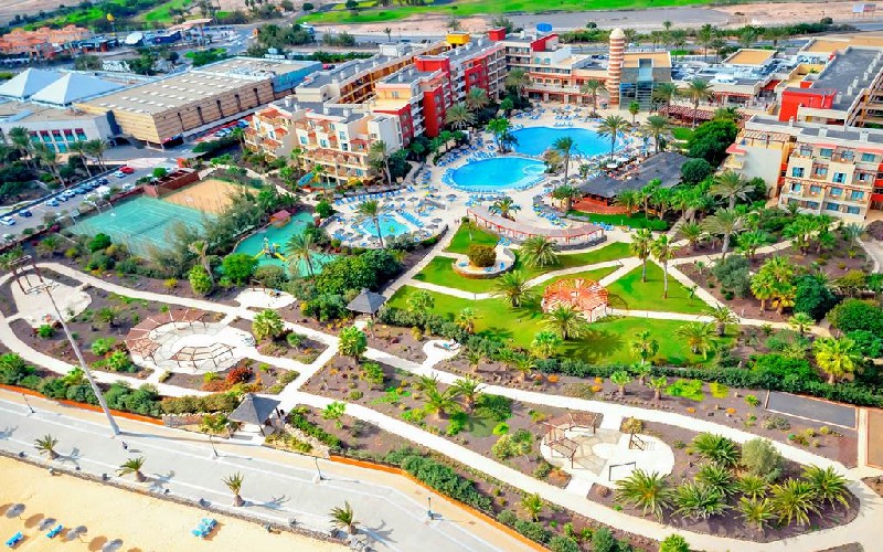 elba carlota hotel pool 1