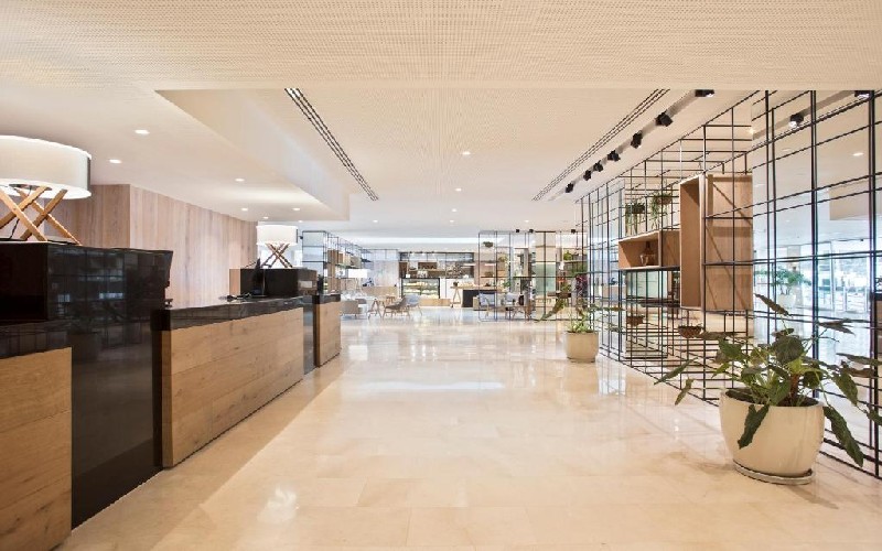 melia sevilla lobby